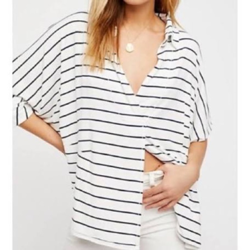 We The Free Can’t Fool Me Top Navy And White Stripe Size Small